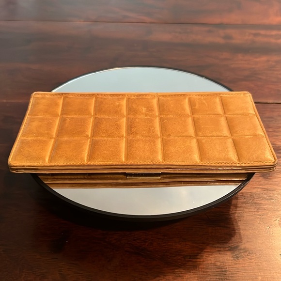 CHANEL Coco Chocolate Bar Caramel Lambskin Long Bi-Fold Wallet - Picture 7 of 14